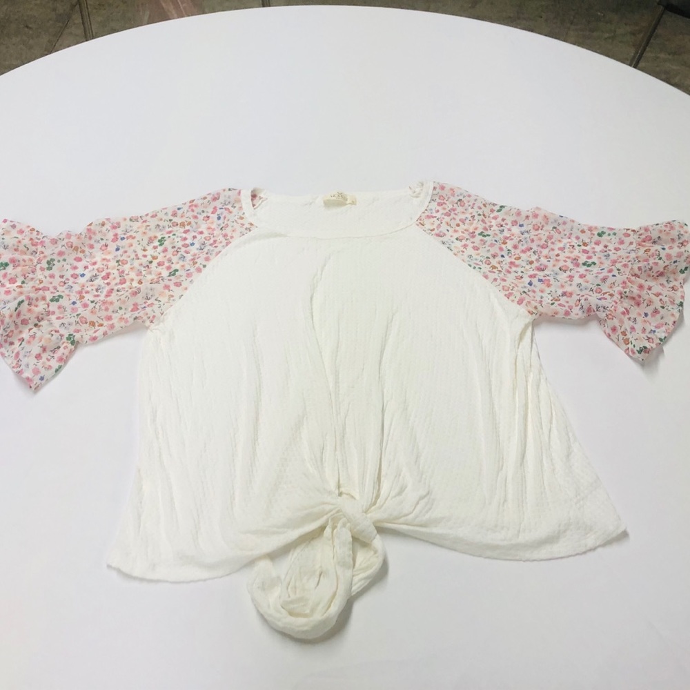 Hopely Ruffled Sleeves Top L